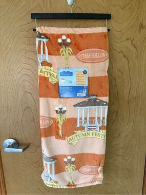 NEW Fall Gilmore Girls Stars Hollow Autumn Festival Plush Throw Blanket